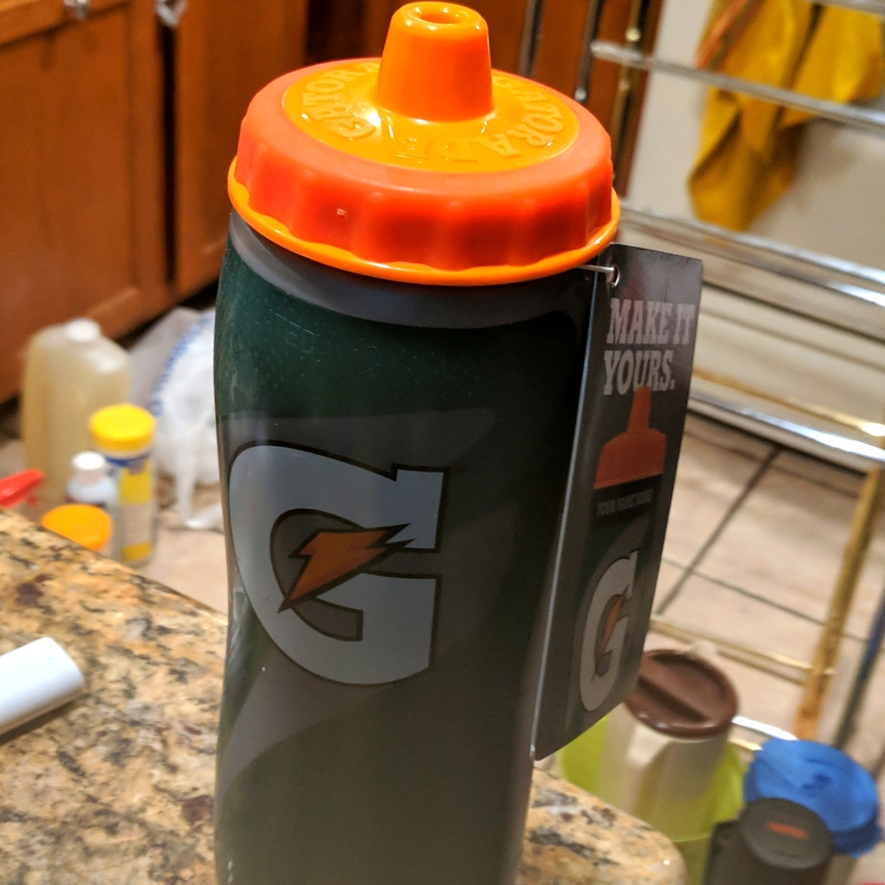 NWT Gatorade Insulated Water Bottle